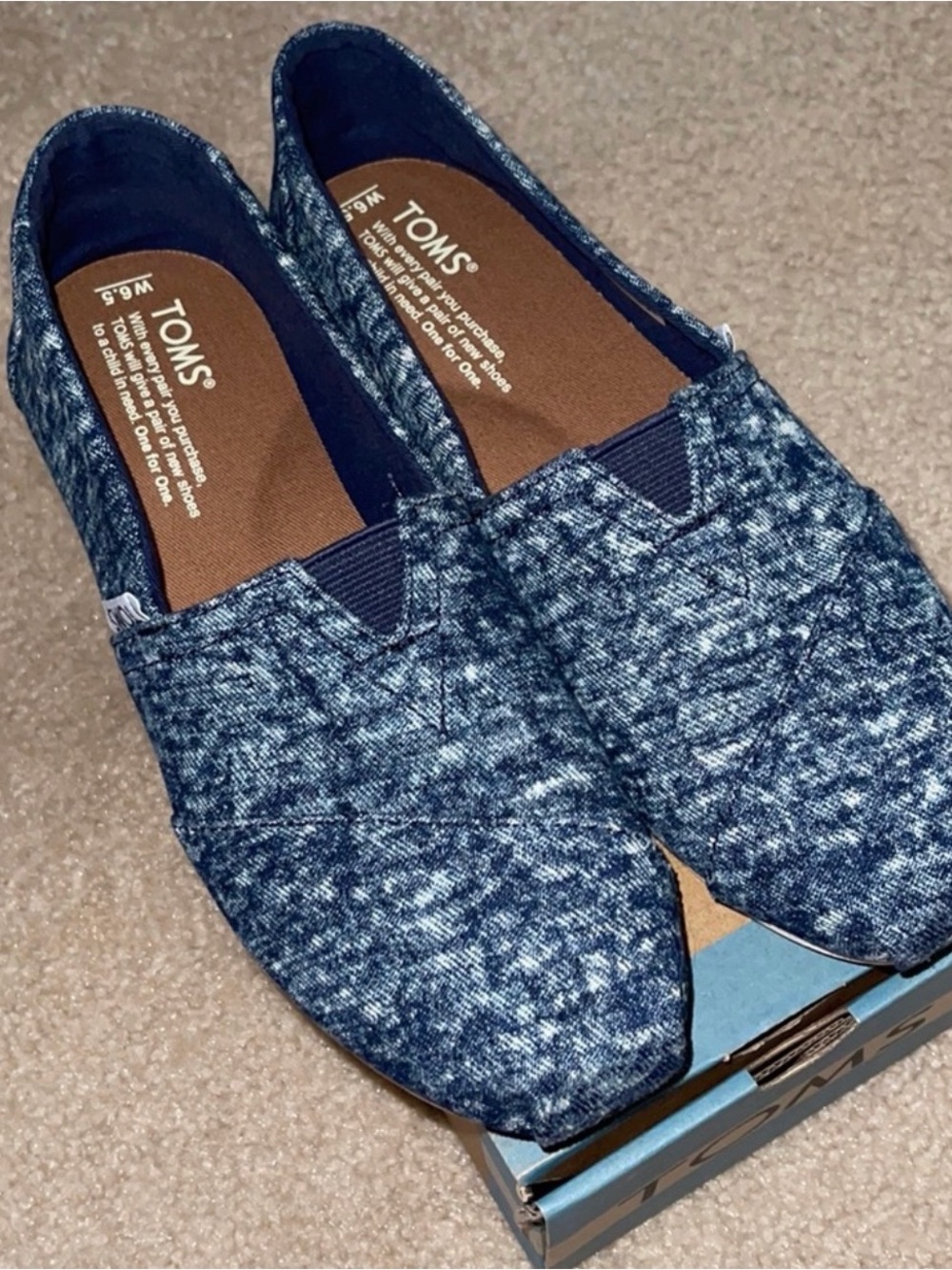 TOMS Women's Blue Knit Slip-On Loafers